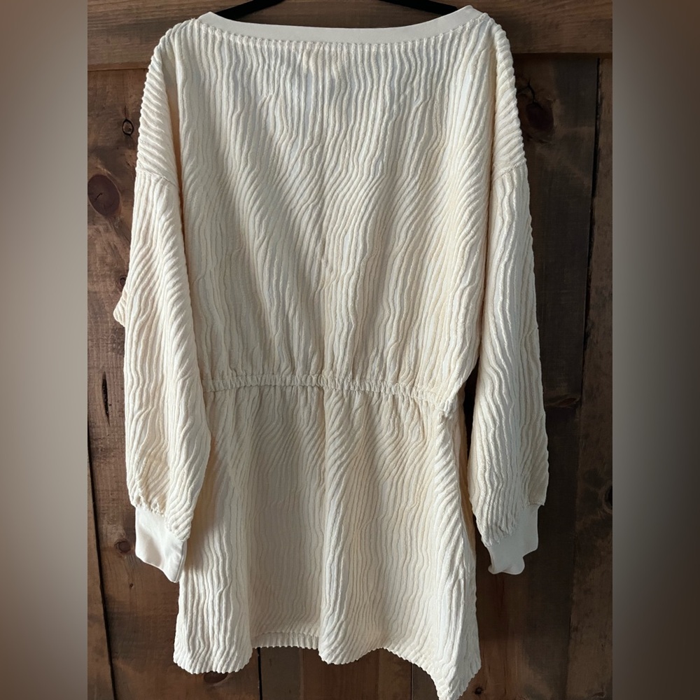 Elegant Cream Off-Shoulder Dress - Picture 6 of 9